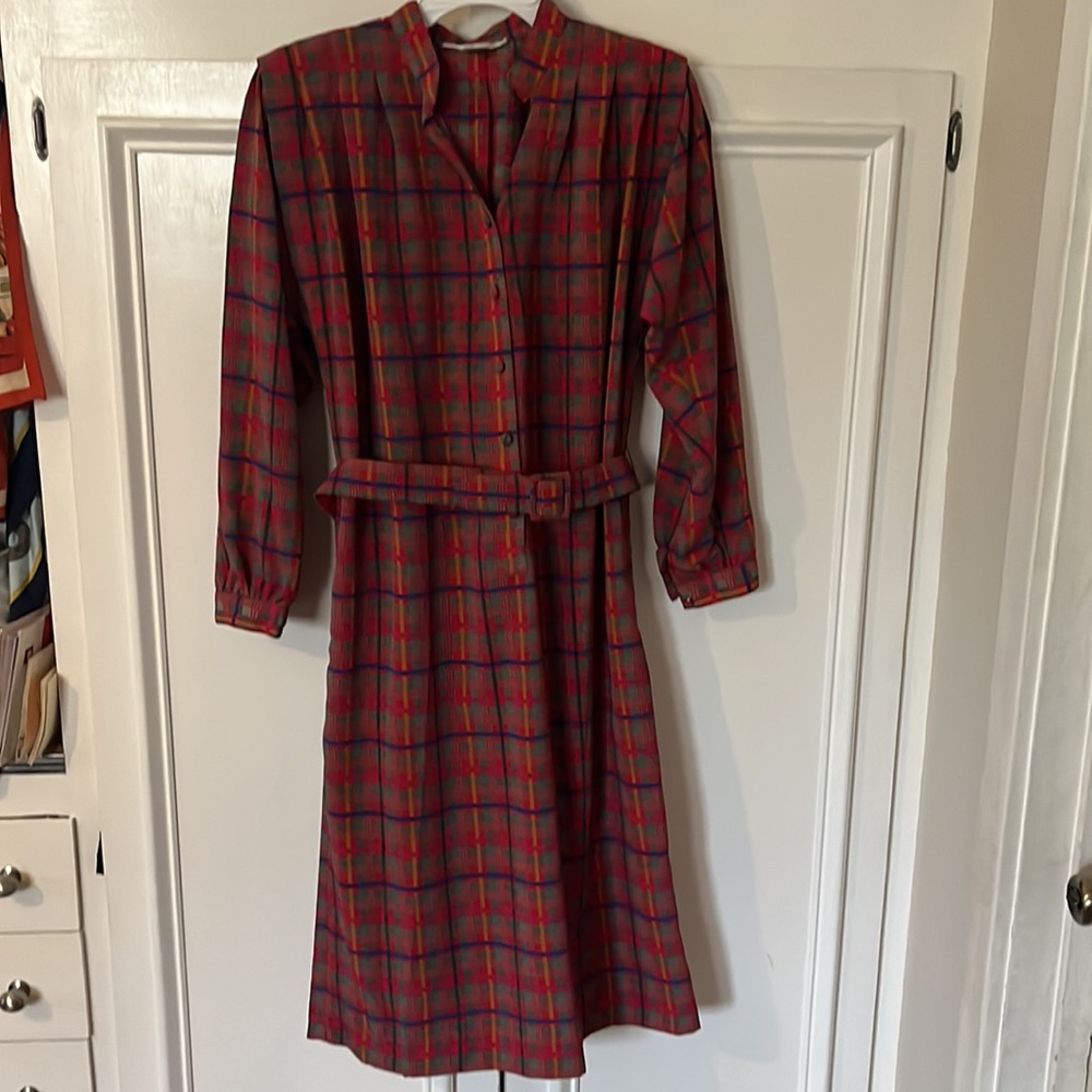Beautiful Vintage Hana Sung Polyester size 10